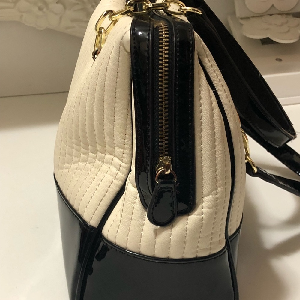Anne Klein gorgeous bag with new conditions - Picture 3 of 8